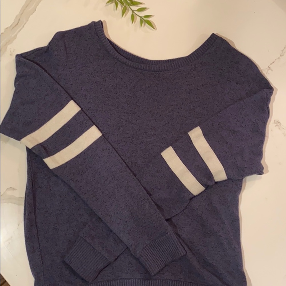 Blue long sleeve American eagle shirt